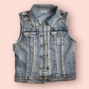 Chiqle Metallic Stud Denim Architect Vest Cropped Distressed Stone Wash